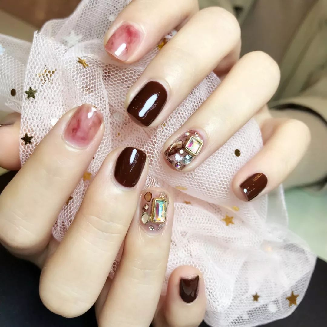 最新台风消息,最新镶钻美甲图片,列兵最新回应,最新台风消息、最新镶钻美甲图片与列兵最新回应的综合报道