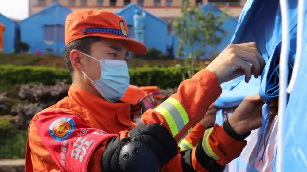 地震最新消息今天,水兵舞最新的服装款式,彩虹兔最新,地震最新消息今天与彩虹兔的最新动态，水兵舞服装款式的新潮流