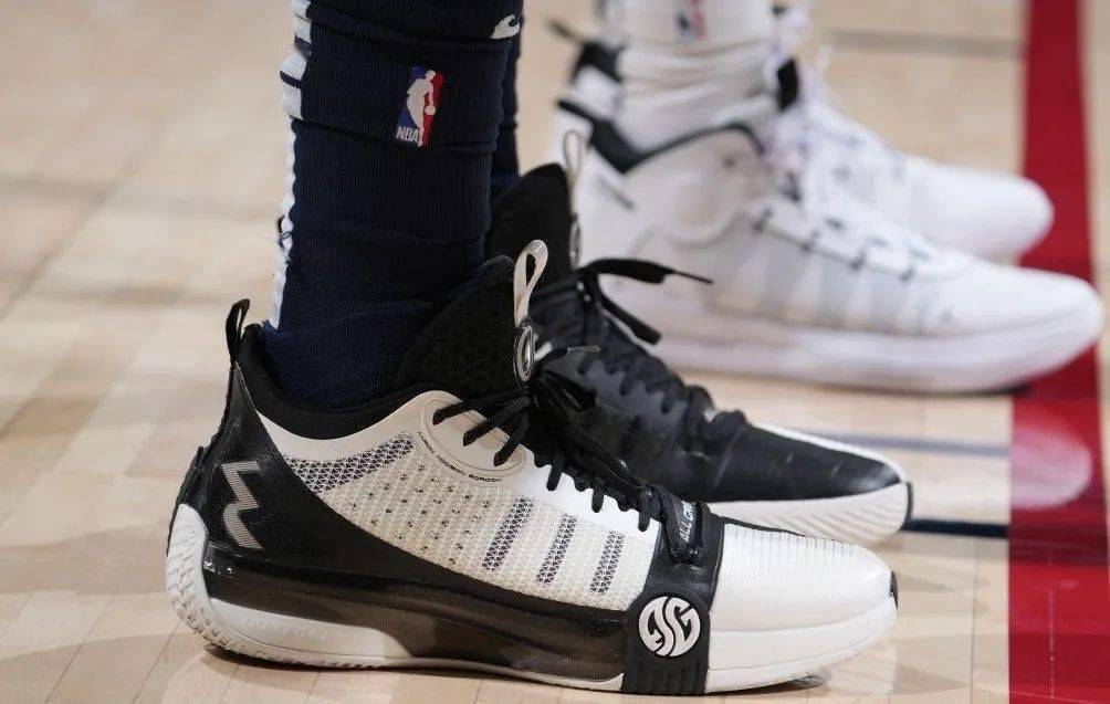 绝世高手陈扬最新更新章节,西充华严禅景最新动态,最新鞋测评,绝世高手陈扬最新更新章节与西充华严禅景最新动态及最新鞋测评概述