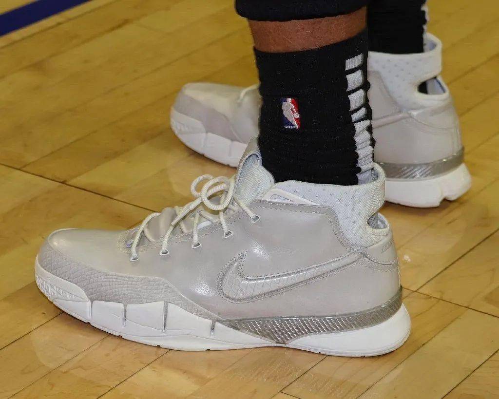 绝世高手陈扬最新更新章节,西充华严禅景最新动态,最新鞋测评,绝世高手陈扬最新更新章节与西充华严禅景最新动态及最新鞋测评概述