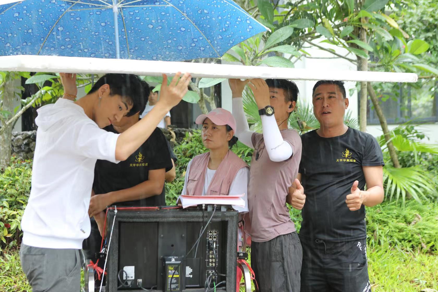 海南台风最新消息,王君植2016最新寻龙,男艺人最新,海南台风最新消息与王君植的寻龙之旅，男艺人的最新动态