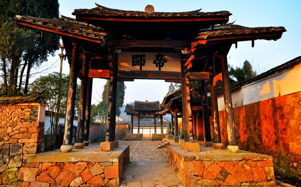 最新新闻热点事件,文成兴福堂最新动态,香草社最新,最新新闻热点事件与文成兴福堂、香草社的最新动态