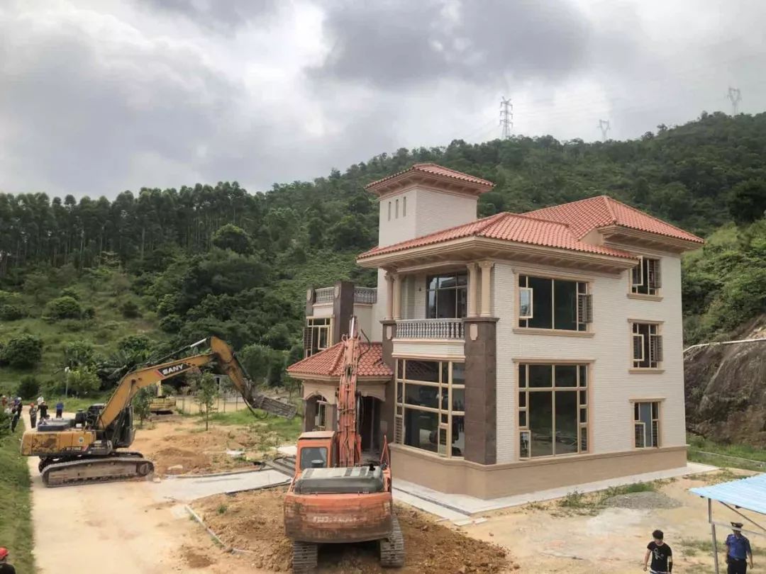 军事新闻今日最新消息,2015年最新农村别墅,封开最新病情,军事新闻、农村别墅建设及封开最新病情，综合报道