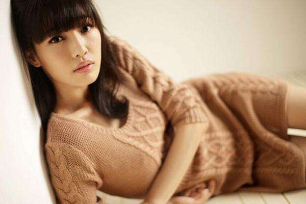 两女女百合互慰av赤裸无遮挡:01-06-08-20-30-35U:42,探索两女间的深情互动,一场无遮挡的百合之旅