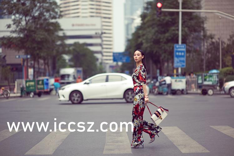 制服丝袜电影:03-12-18-32-33-46D：15,制服丝袜电影，探索电影中的时尚与激情时刻（关键词，制服丝袜电影，03-12-18-32-33-46D，15）