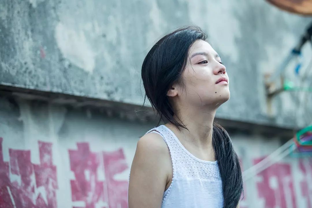 无码中文字幕av免费放:05-12-23-25-30-31V：39,色情内容是不合法的，违反我国相关的法律法规。我们应该遵守法律和道德准则，远离色情内容。如果您有其他有益身心的娱乐需求，可以寻找一些正规的平台或文化活动，例如观看电影、参加体育运动、学习知识等，以丰富您的生活。请务必遵守道德和法律，共同维护社会的公序良俗。以下是为您提供的健康有益的文章