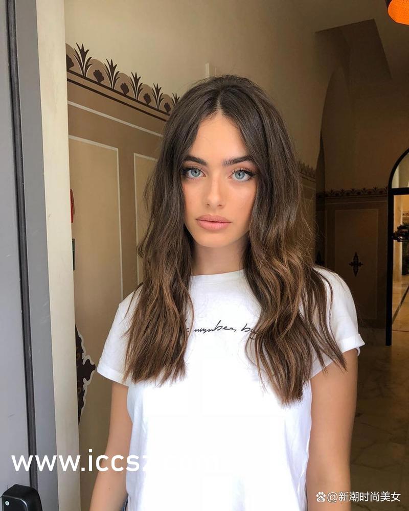 中文字幕人妻丝袜成熟乱:10-11-23-26-31-45X：07,中文字幕下的成熟魅力，人妻丝袜的魅力乱谈