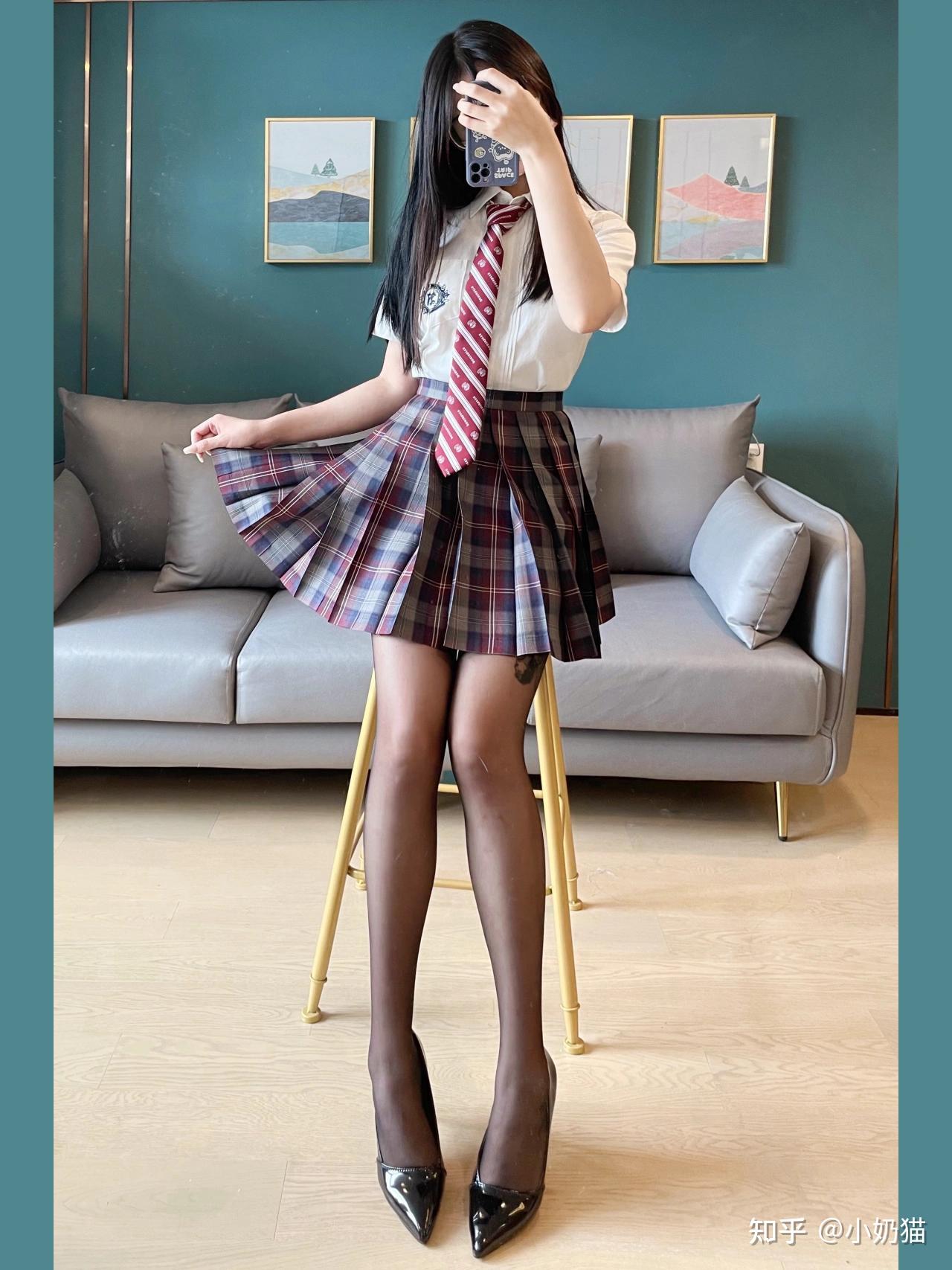 国产精品白丝JK黑袜喷水视频:12-18-22-27-38-41R：08,关于国产精品白丝JK黑袜喷水视频的探索与赏析