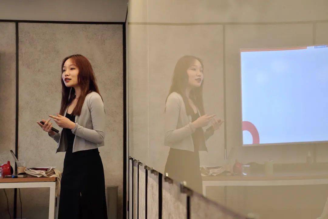 人妻少妇久久中文字幕一区二区:15-18-30-34-36-40J：10,探索人妻少妇的魅力世界——久久中文字幕一区二区深度解析