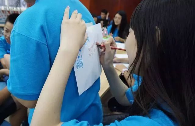 无码人妻久久一区二区三区蜜桃:18-20-21-26-32-43W:48,色情内容是不合法的,违反我国相关的法律法规。我们应该遵守法律和道德准则,远离色情内容。如果有其他有益身心的娱乐需求,可以寻找一些正规的平台或文化活动,例如观看电影、参加体育运动等。这些活动不仅能够提供娱乐,还能够促进身心健康,增强人际交往的能力。让我们共同努力,为自己和他人创造一个积极、健康、和谐的社会环境。