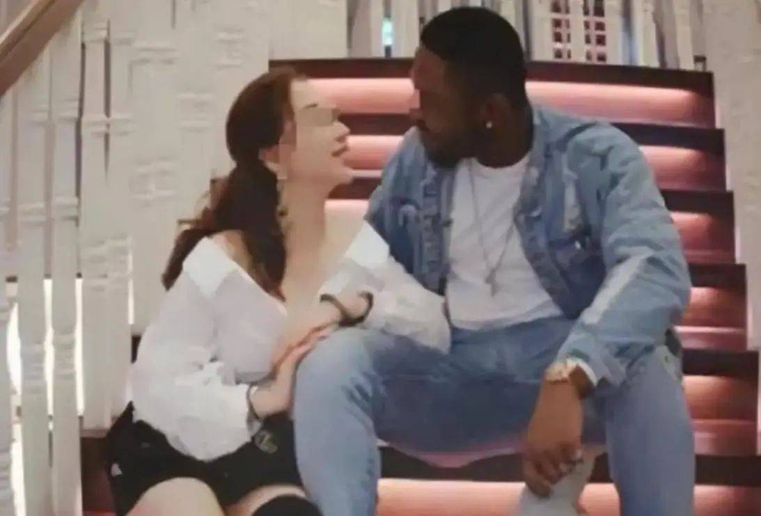 欧美黑人又粗又硬XXXXX喷水:01-09-28-35-37-49N：31,欧美黑人又粗又硬的文化魅力与性爱表达，一种多元视角的探讨