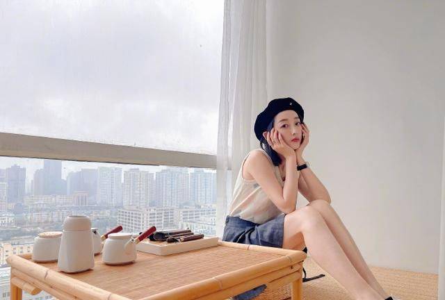 人妻aⅴ无码一区二区三区:04-26-32-33-36-41T：44,色情内容是不合法的，违反我国相关的法律法规。我们应该遵守法律和道德准则，远离色情内容。如果有其他有益身心的娱乐需求，可以寻找一些正规的平台或文化活动，例如观看电影、参加体育运动、学习知识等，以丰富生活。