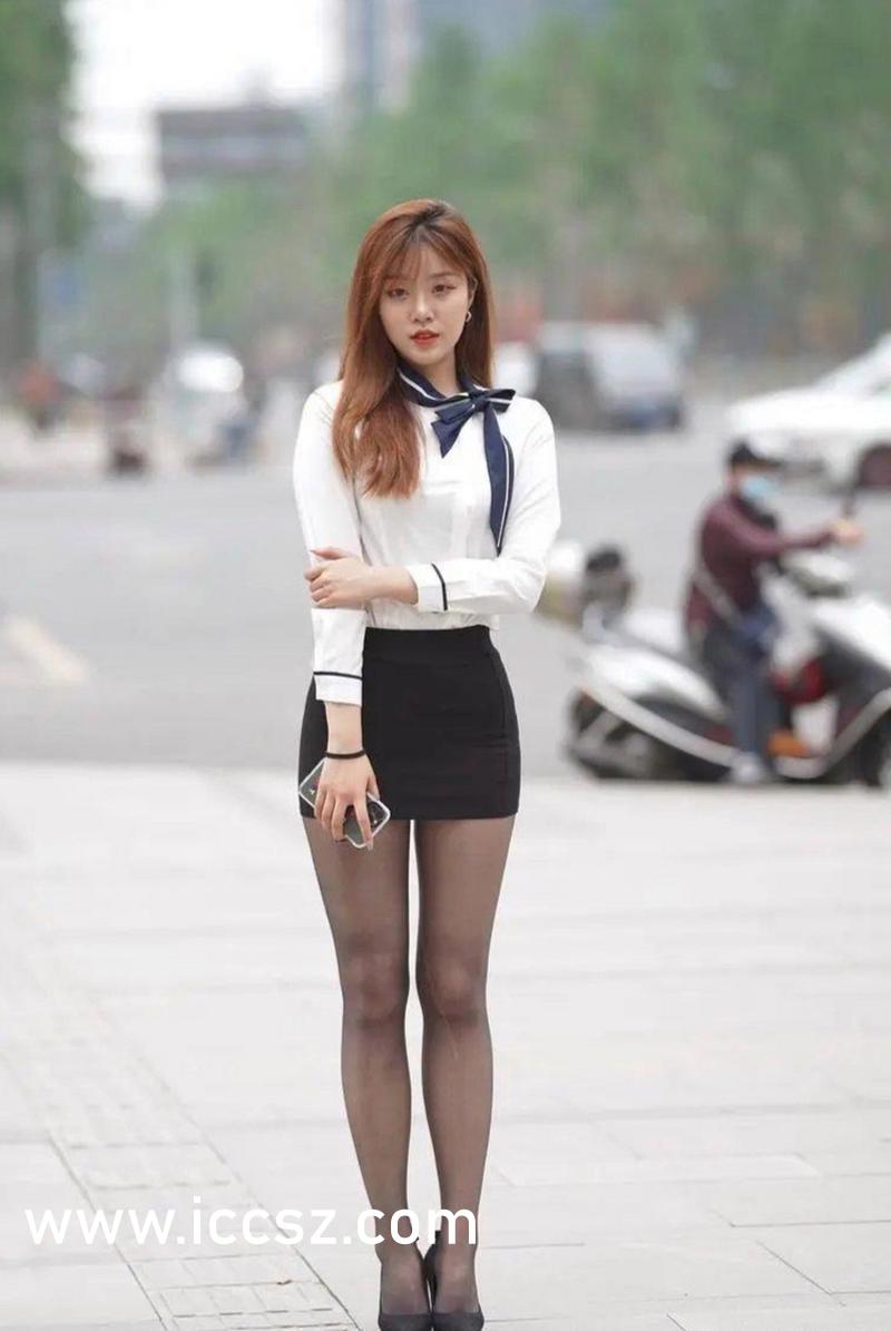 在线视频国产制服丝袜:07-21-30-39-46-47W：23,在线视频中的国产制服丝袜，探索风格与魅力的独特结合