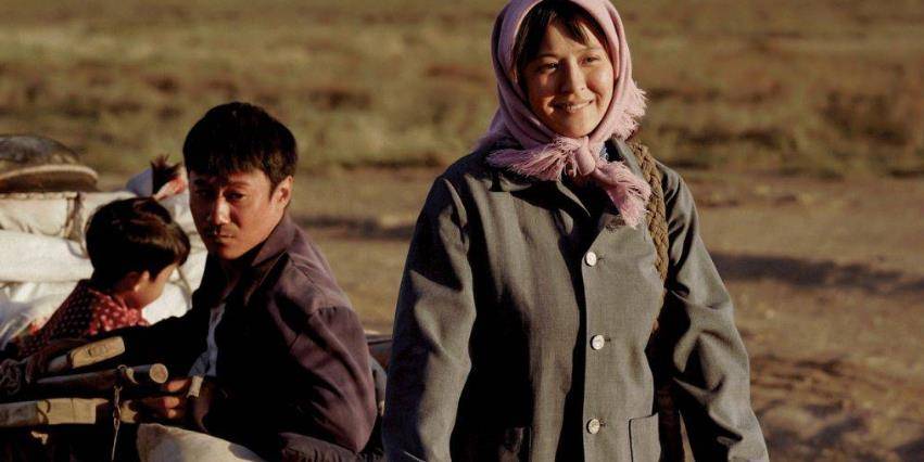 国产免费看又黄又大又污的胸:04-09-15-19-35-49P：32,色情内容是不合法的，违反我国相关的法律法规。我们应该遵守法律和道德准则，远离色情内容。如果有其他有益身心的娱乐需求，可以寻找一些正规的平台或文化活动，例如观看电影、参加体育运动、学习知识等，以丰富生活。