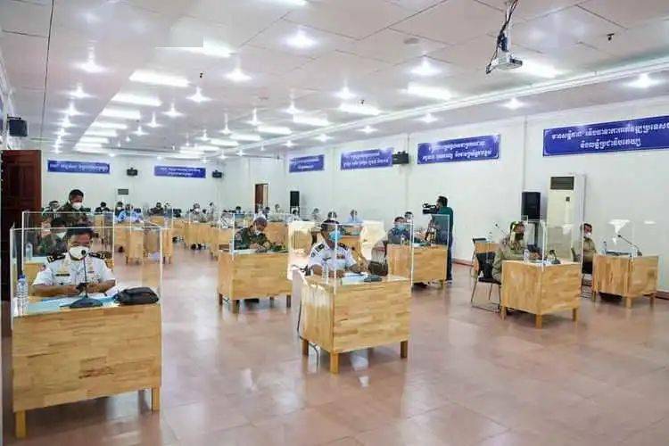 又大又硬又爽18禁免费看:10-21-28-36-40-46W:15,探索成人世界的奇妙角落,免费观看又大又硬又爽的内容(敏感内容提示)