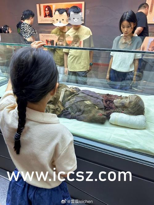 国产AV丝袜旗袍无码网站:07-09-10-15-44-45L:38,国产AV丝袜旗袍无码网站,探索文化交融下的成人娱乐新风尚