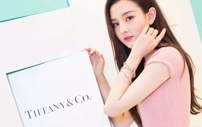 国产精品无码久久AV嫩草:01-06-09-16-21-33Y：10,国产精品无码文化的探索与嫩草的发展脉络（01-06年深度解析）