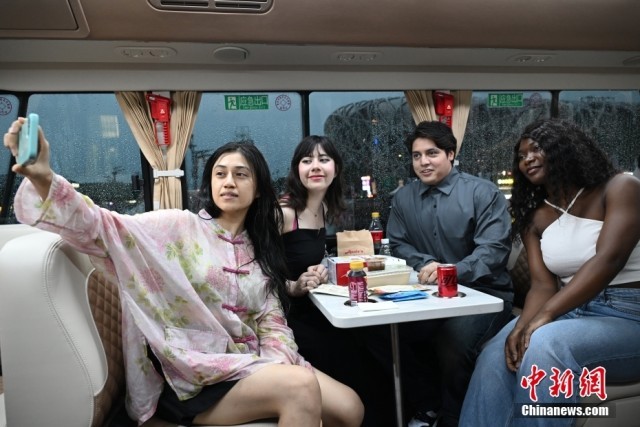 精品深夜AV无码一区二区:07-10-34-38-42-48C：24,探索精品深夜娱乐，一区二区AV的魅力与变迁