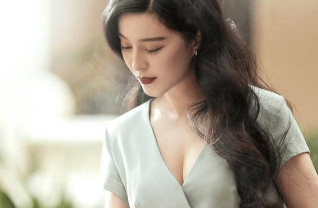 久久AV无码精品人妻出轨:20-21-26-35-40-41W：30,久久AV无码精品背后的故事，人妻出轨的复杂情感探讨