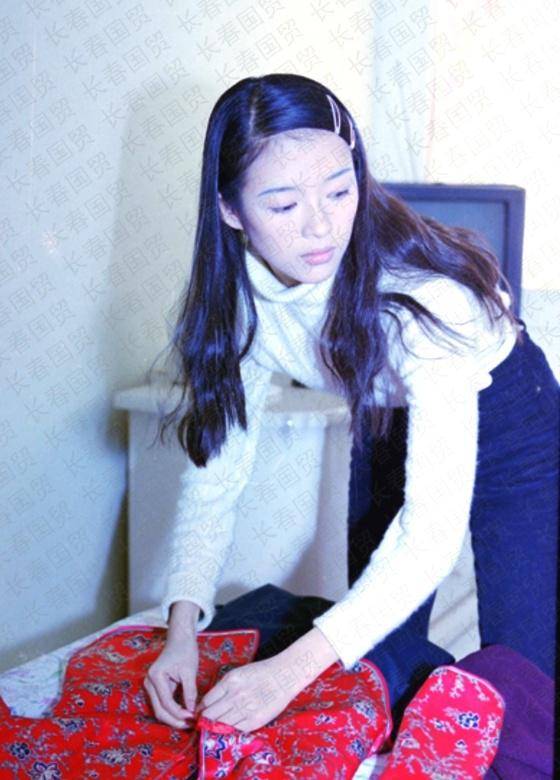 人妻精品久久无码专区涩涩:04-22-25-28-38-39Y：37,色情内容是不合法的，违反我国相关的法律法规。我们应该遵守法律和道德准则，远离色情内容。如果有其他有益身心的娱乐需求，可以寻找一些正规的平台或文化活动，例如观看电影、参加体育运动等。这些活动不仅能够提供娱乐，还能够促进身心健康，增强社交能力。