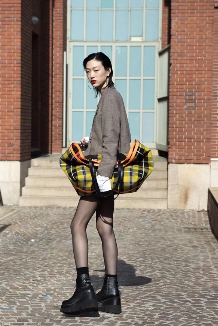 亚洲国产欧美中文丝袜日韩:12-32-34-41-46-47A：24,亚洲国产与欧美中文丝袜，跨越文化与时尚的交融