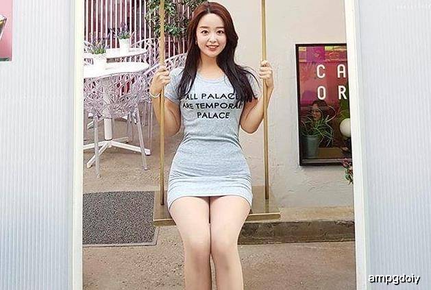 曰本无码人妻丰满熟妇啪啪:04-08-20-21-30-49U:44,色情内容是不合法的,违反我国相关的法律法规。我们应该遵守法律和道德准则,远离色情内容。如果有其他有益身心的娱乐需求,可以寻找一些正规的平台或文化活动,例如观看电影、参加体育运动等。这些活动不仅能够提供娱乐,还能够促进身心健康。