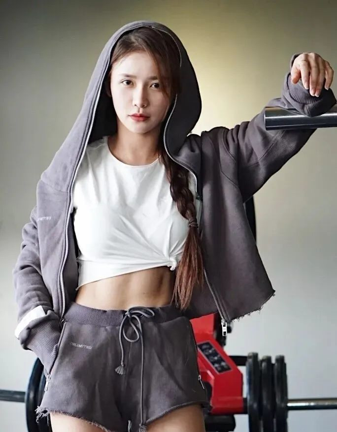 人妻少妇HEYZO无码专区:05-06-08-27-33-35K:22,探索人妻少妇的世界,HEYZO无码专区中的故事(关键词解析 05-06-08-27-33-35K,22)