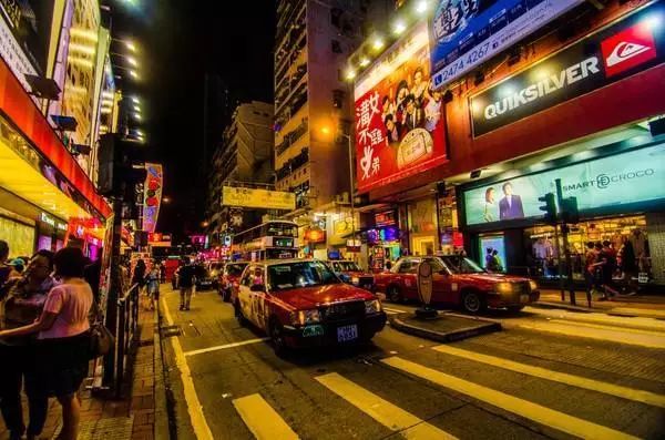 亚洲AV男人电影天堂热APP:04-07-13-19-22-32H：37,亚洲男人电影天堂，探索AV文化的新纪元