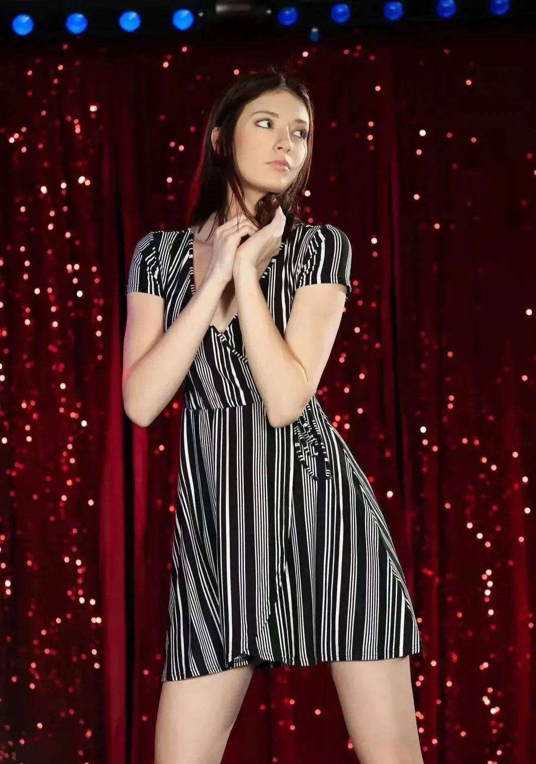 亚洲精品成人AV在线:03-05-14-34-35-36B：28,探索亚洲精品成人娱乐世界，在线AV的魅力与深度