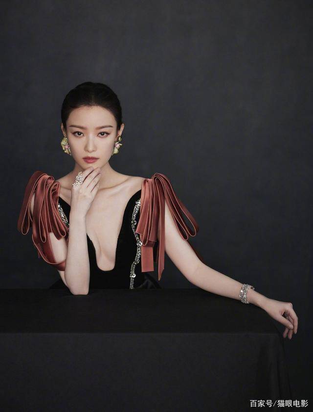 又大又紧又粉嫩18P少妇:01-09-28-35-37-49N：31,探索成熟女性的魅力，大而紧的粉嫩世界——关于一位18P少妇的私密故事（关键词，01-09-28-35-37-49N）