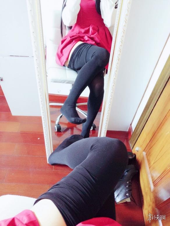 制服丝袜自拍另类第1页:11-18-19-27-28-31M：29,探索与突破，另类自拍新风尚——制服丝袜的魅力展现