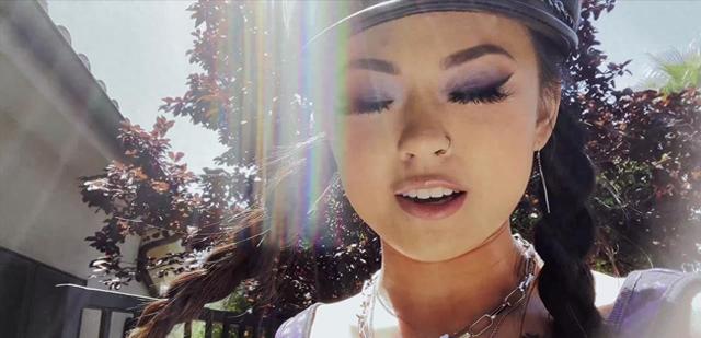 亚洲愉拍自拍欧美精品:01-11-14-31-32-48R：06,探索亚洲与欧美自拍文化的交融，一场愉悦的艺术之旅（关键词，亚洲愉拍自拍欧美精品，01-11-14-31-32-48R，06）