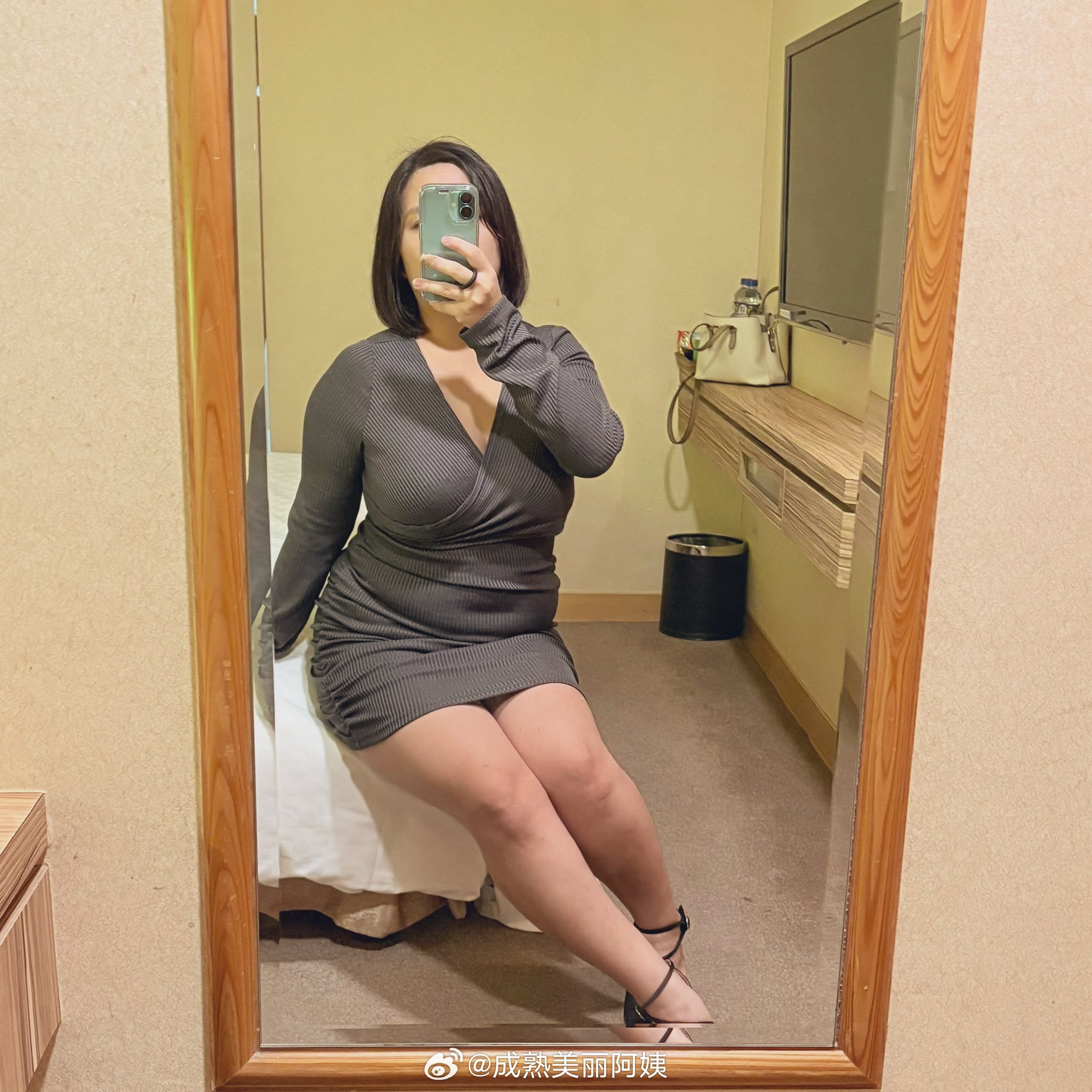 丰满人妻熟妇乱又伦精品APP:13-15-16-22-35-38L:14,丰满人妻熟妇乱又伦,探索精品APP的世界