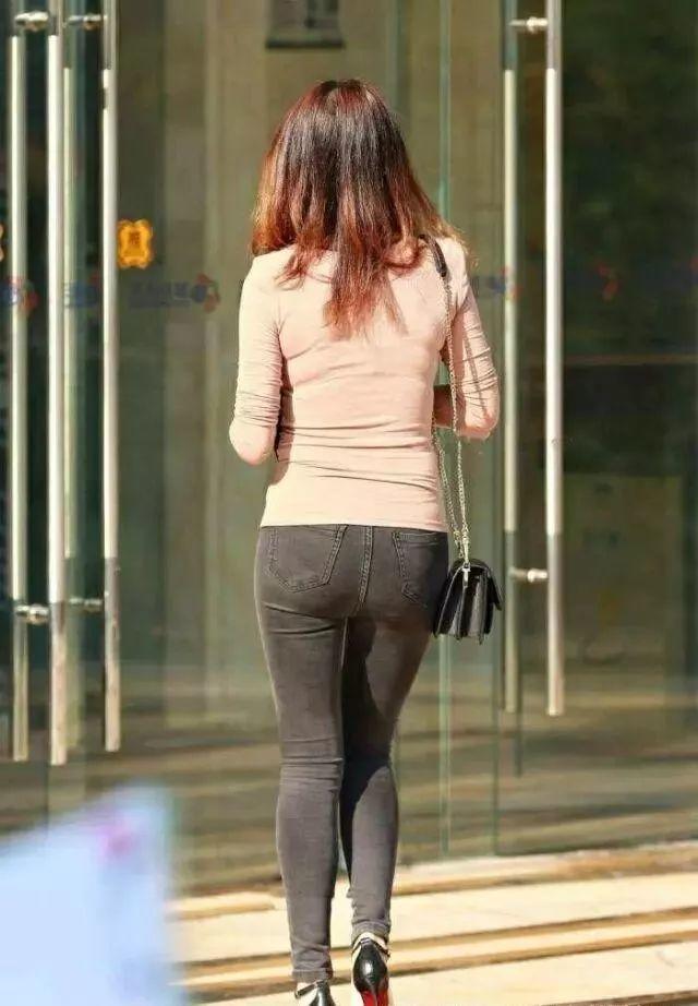 丰满少妇被猛烈高清播放:04-06-08-14-33-42Q：13,丰满少妇的激情时刻，高清播放下的情感纠葛与探索