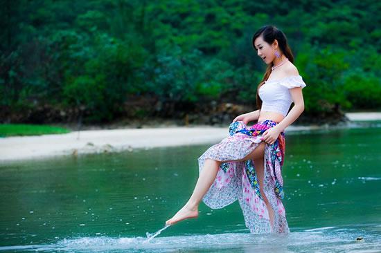 天天摸日日添狠狠添婷婷:03-12-15-20-35-43R：03,天天摸日日添，探索与婷婷的亲密时光