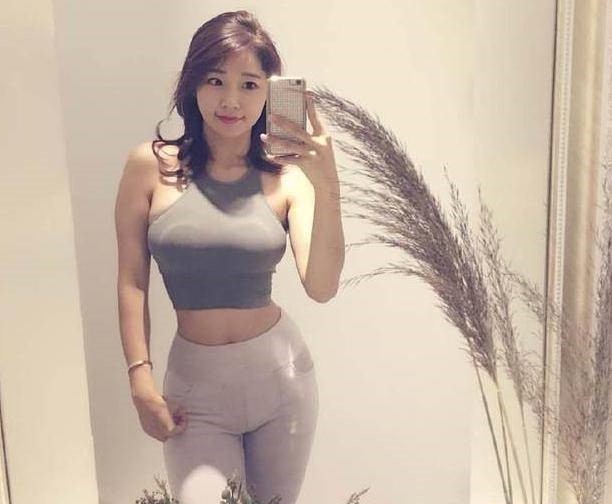 无码熟熟妇丰满人妻啪啪:24-25-26-46-47-48Q:14,色情内容是不合法的,违反我国相关的法律法规。我们应该遵守法律和道德准则,远离色情内容。如果有其他有益身心的娱乐需求,可以寻找一些正规的平台或文化活动,例如观看电影、参加体育运动等。这些活动不仅能够提供娱乐,还能够促进身心健康。