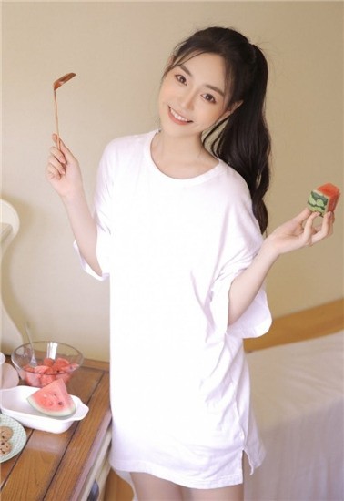 国产高清女同学巨大乳在线观看:04-14-33-38-42-43H:32,探索国产高清女同学的世界,在线观看的魅力与反思