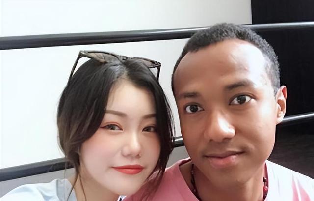 黑人又大又粗弄得我好爽:03-13-18-25-36-41K:20,关于黑人文化与个人体验的一种独特视角,粗犷魅力与独特感受