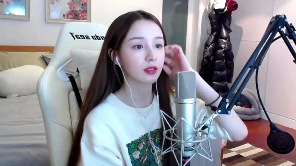 伊人久久大香线蕉AV一区二区:04-07-13-20-32-44Y：03,伊人久久大香线蕉，一区二区独特魅力与丰富内容探索