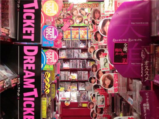 97夜夜澡人人爽人人喊A:07-11-29-36-40-44M：29,色情内容是不合法的，违反我国相关的法律法规。我们应该遵守法律和道德准则，远离色情内容。如果您有其他有益身心的娱乐需求，可以寻找一些正规的平台或文化活动，例如观看电影、参加体育运动、学习知识等，以丰富您的生活。