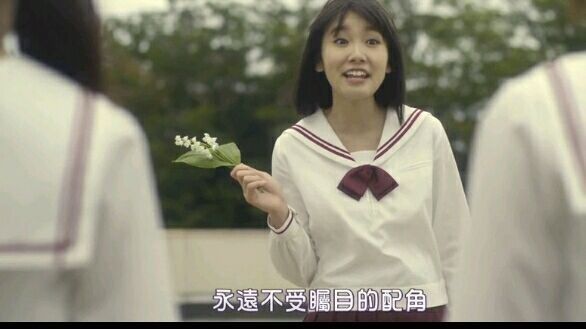 两女女百合互慰av赤裸无遮挡:03-13-18-31-48-49D：37,探索两女间的纯粹情感，从百合之美到心灵的互慰