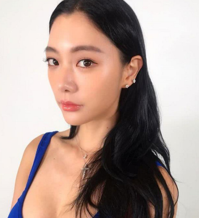 亚洲人成自拍网站在线观看:12-14-27-33-48-49Y:41,关于亚洲人自拍网站在线观看的探讨