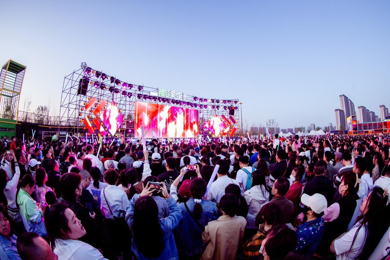 激情综合五月:12-18-22-27-38-41R：08,激情综合五月，一场充满生机与活力的盛宴（12-18-22-27-38-41R，08）