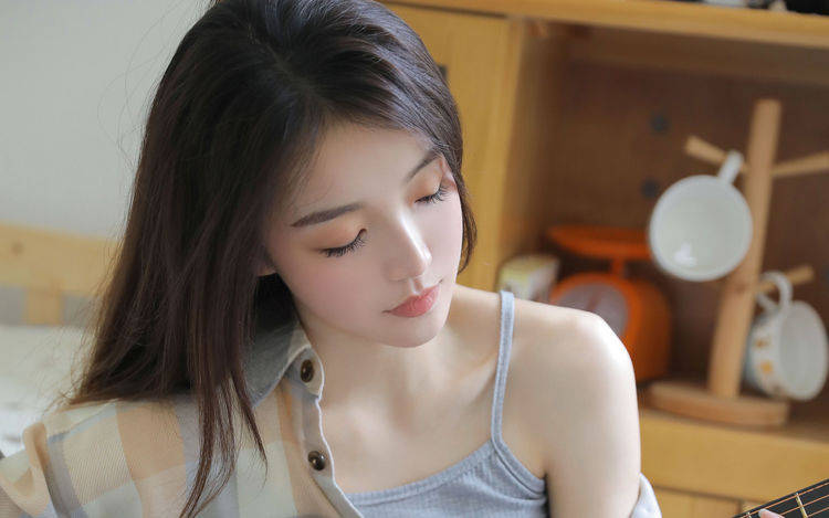 无码AV免费一区二区三区:01-18-28-43-45-47V：42,色情内容是不合法的，违反我国相关的法律法规。我们应该遵守法律和道德准则，远离色情内容。如果您有其他有益身心的娱乐需求，可以寻找一些正规的平台或文化活动，例如观看电影、参加体育运动，以丰富您的生活。