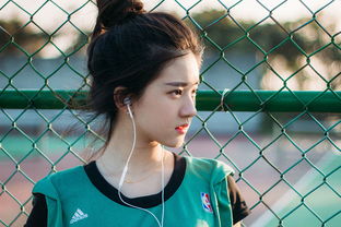 含着两个雪乳上下晃动:02-10-13-14-21-43F：34,探索与体验，晃动中的雪乳魅力