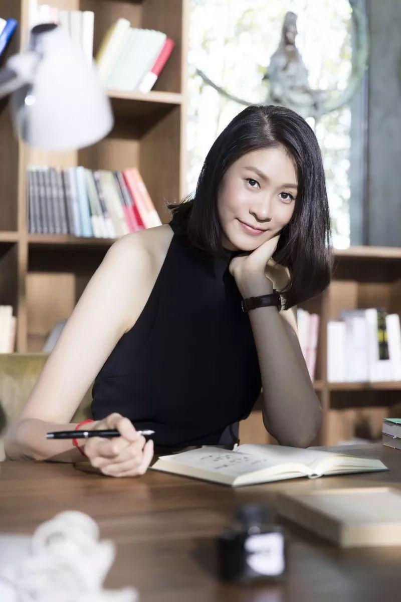 精品人妻少妇一区二区:07-12-17-21-34-42F：47,关于精品人妻少妇一区的深度探讨与二区独特魅力的探索，一场跨越时间与空间的探索之旅（07-12-17-21-34-42F，47）