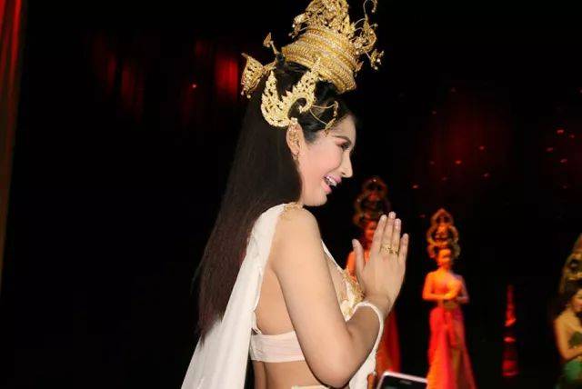 亚洲午夜精品久久久久久人妖:01-12-20-25-34-43Z：48,探索亚洲午夜精品文化，人妖艺术的深度解析