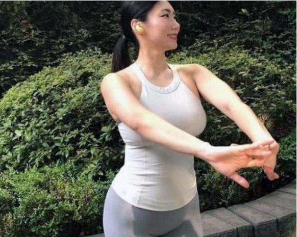 少妇BBB好爽:04-28-29-31-40-47F:47,少妇BBB的魅力,探索成熟女性的韵味与吸引力