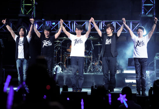 亚洲五月天综合:02-13-15-17-44-47N：48,亚洲五月天综合，探索神秘数字背后的故事与启示