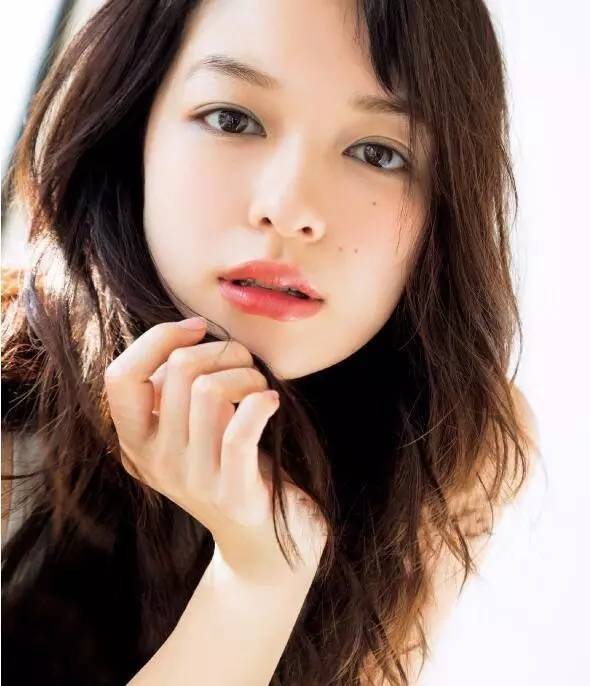 无码色偷偷亚洲国内自拍:15-18-30-34-36-40J：10,探索亚洲国内自拍的新风尚，无码色的魅力与界限